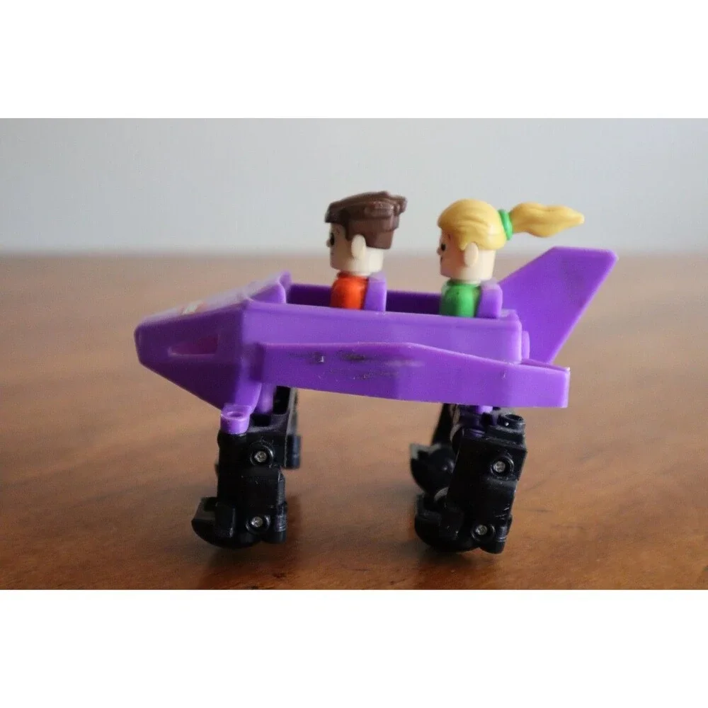 Knex Rippin' Rocket Coaster Replacement Part: K'nex Boy and Girl in Car has wear